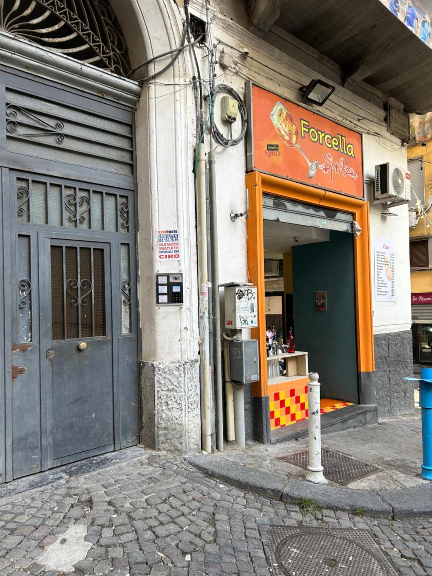 Mia Napoli Acomodação com café da manhã Exterior foto