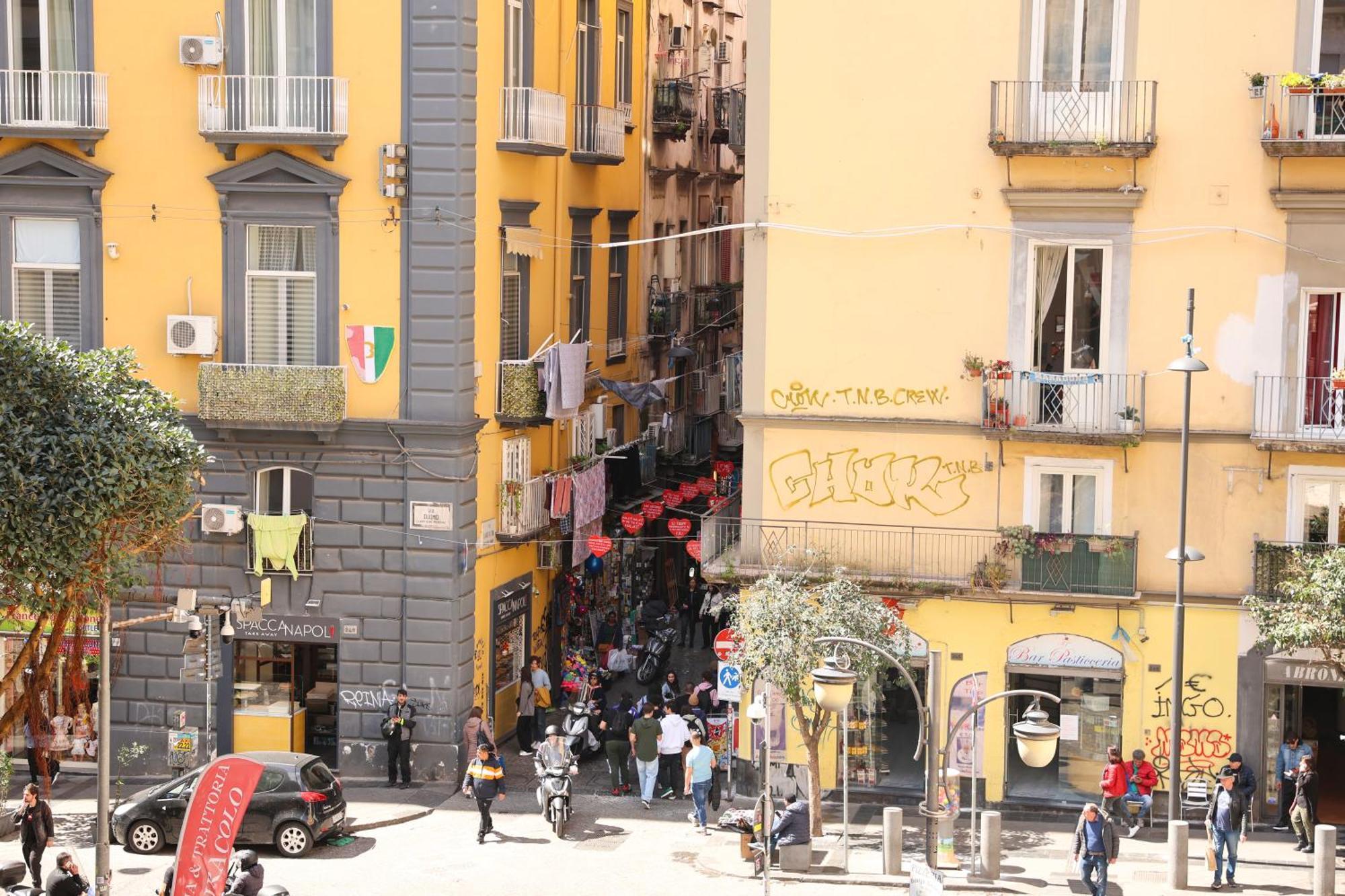 Mia Napoli Acomodação com café da manhã Exterior foto