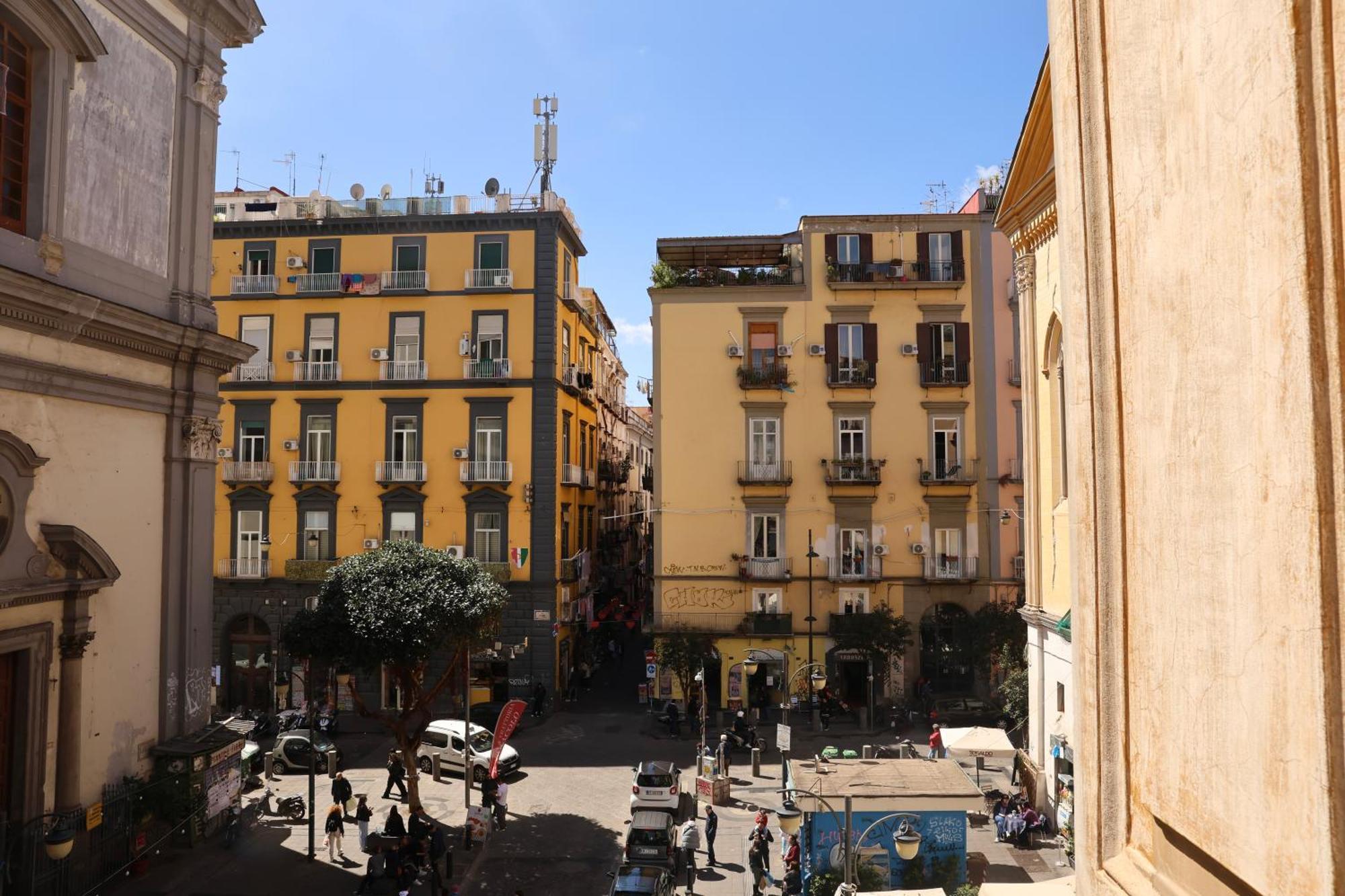 Mia Napoli Acomodação com café da manhã Exterior foto