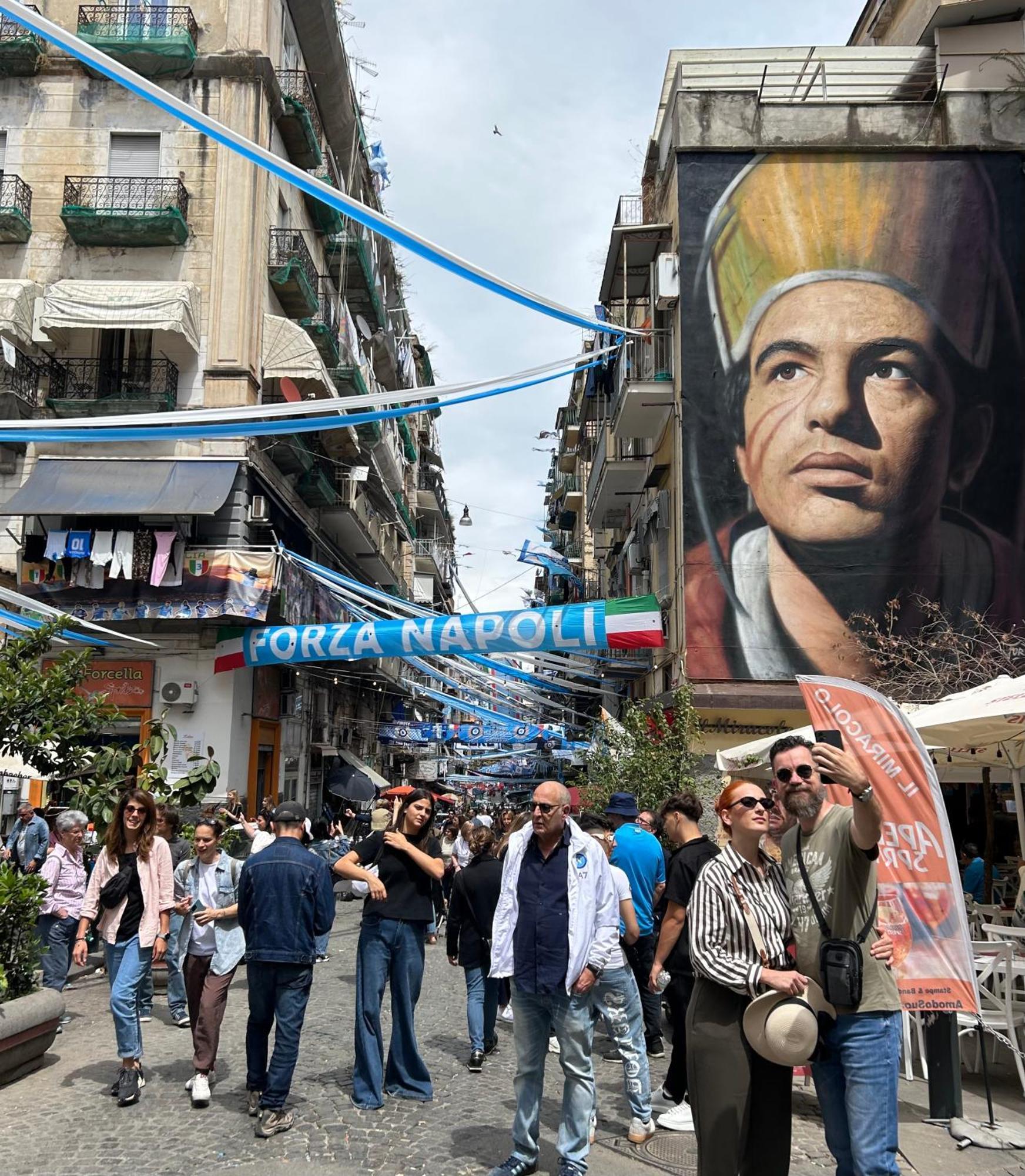 Mia Napoli Acomodação com café da manhã Exterior foto
